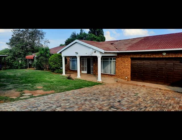 7 BEDROOM FREEHOLD FOR SALE IN ELSBURG